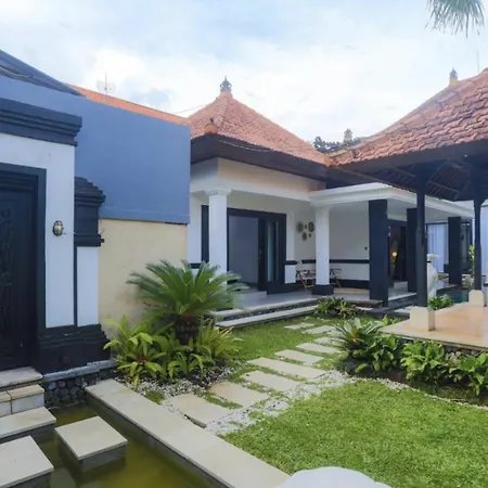 Nadina Villa In Canggu